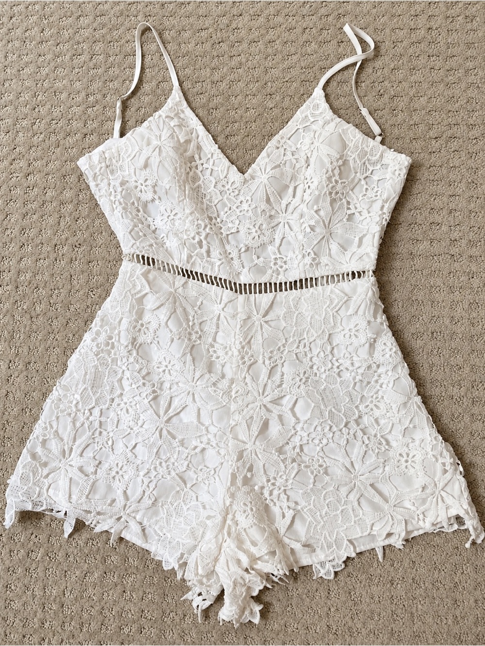 DO+BE White Floral Lace Romper Women’s M Open Back Tie